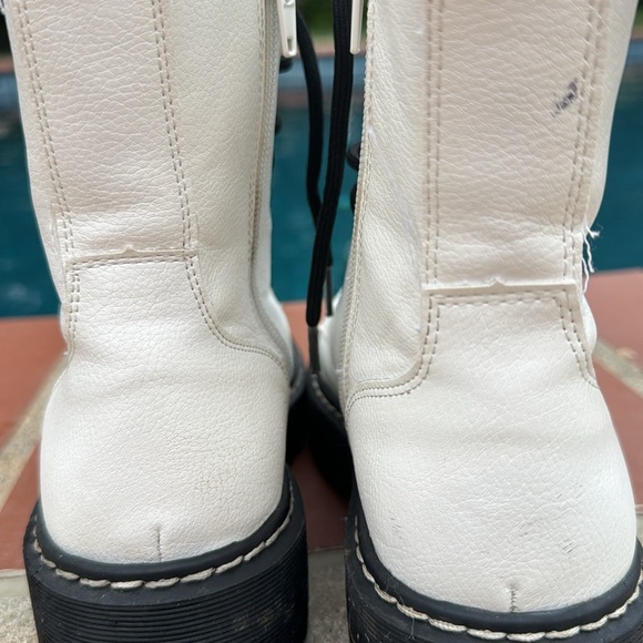 🤍 White Combat Boots - Picture 8 of 10